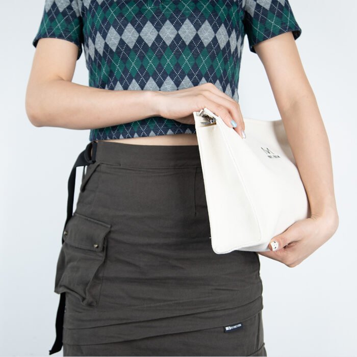 Embroidered Canvas Clutch Bag - 图片 1