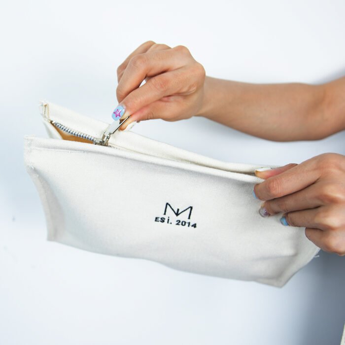 Embroidered Canvas Clutch Bag - 图片 5